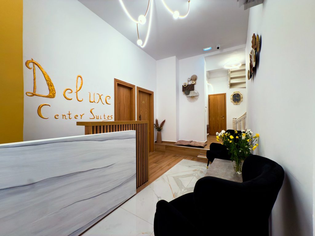 Deluxe Center Hotel