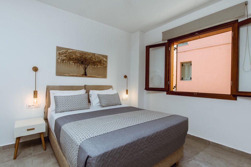 Deluxe Hotel