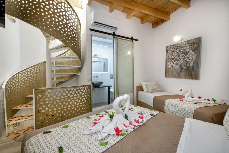 Deluxe Hotels Maisonette