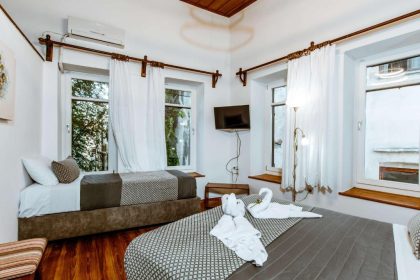 Deluxe Bozzali Hotel